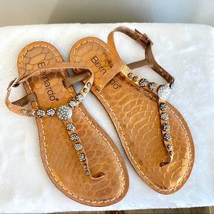 Bernardo Sandals Gold T Strap Size 9